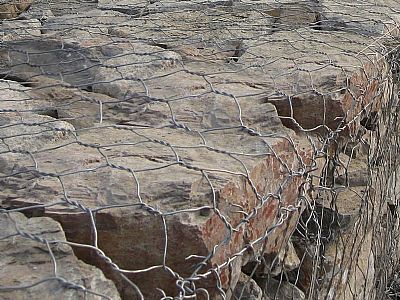 落石防護石籠網的應用